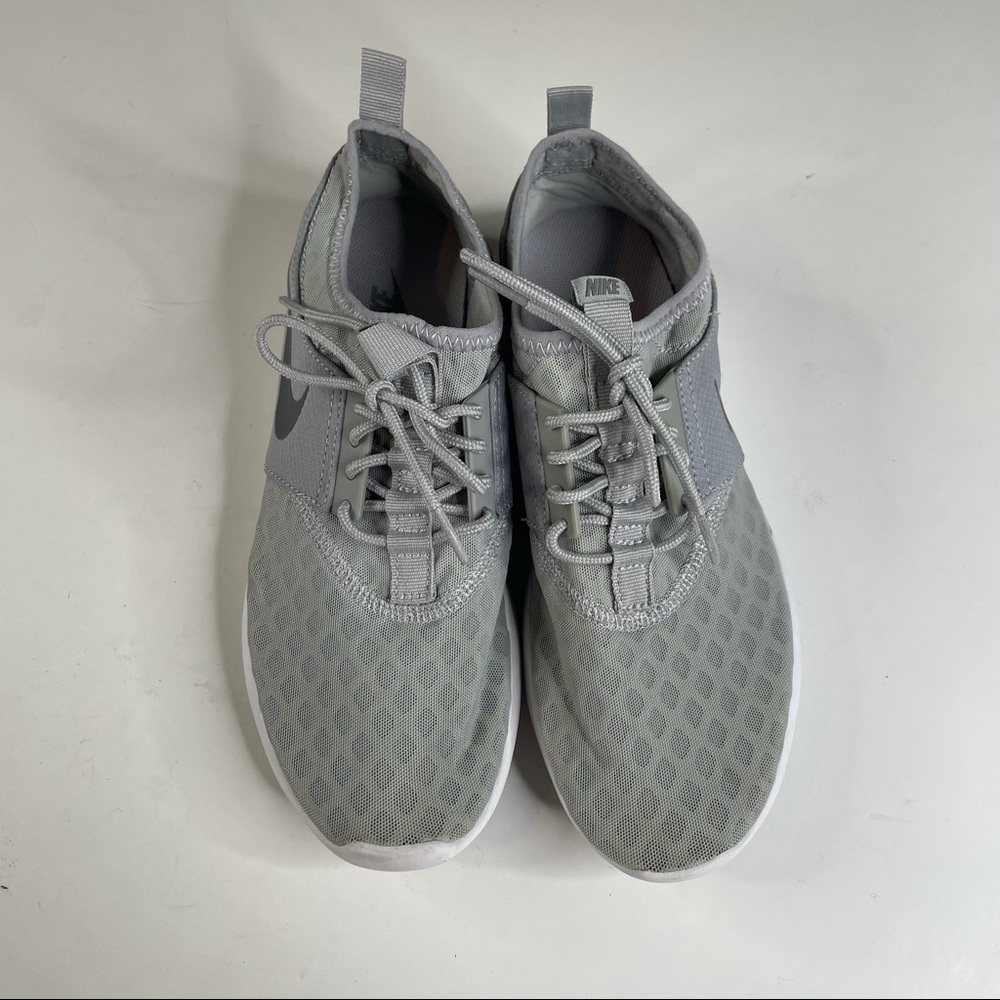 Nike Women’s Juvenate Sneakers Size 8.5 - Picture 3 of 9